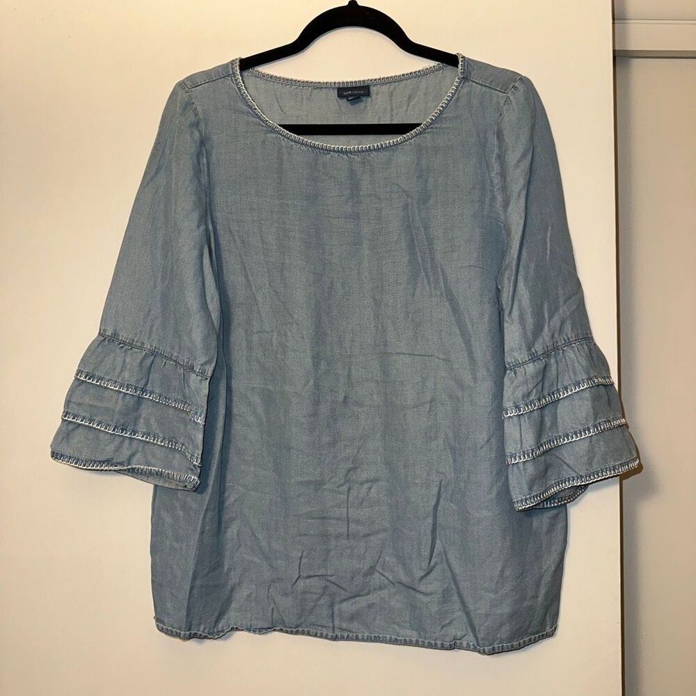J. Jill Denim Womens Medium Blue Shirt 3/4 Tiered Bell 3/4 Sleeves EUC